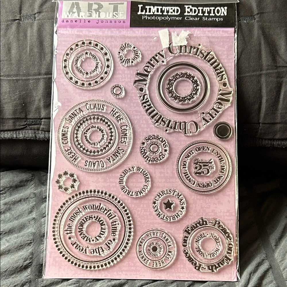 New Art Warehouse Danielle Johnson Christmas Clear circular Stamps Set